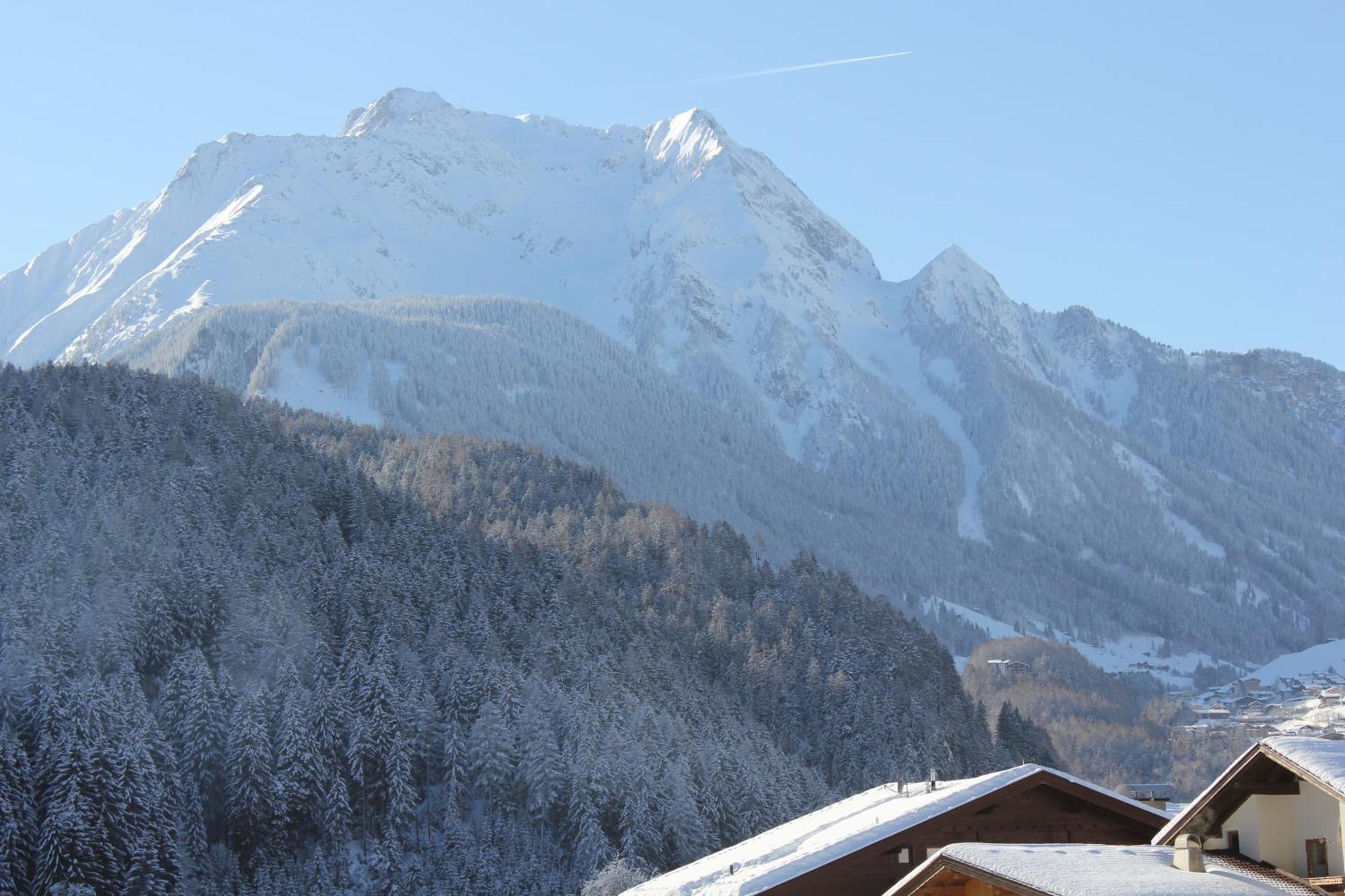 Apart Mountain Lodge マイヤーホーフェン エクステリア 写真